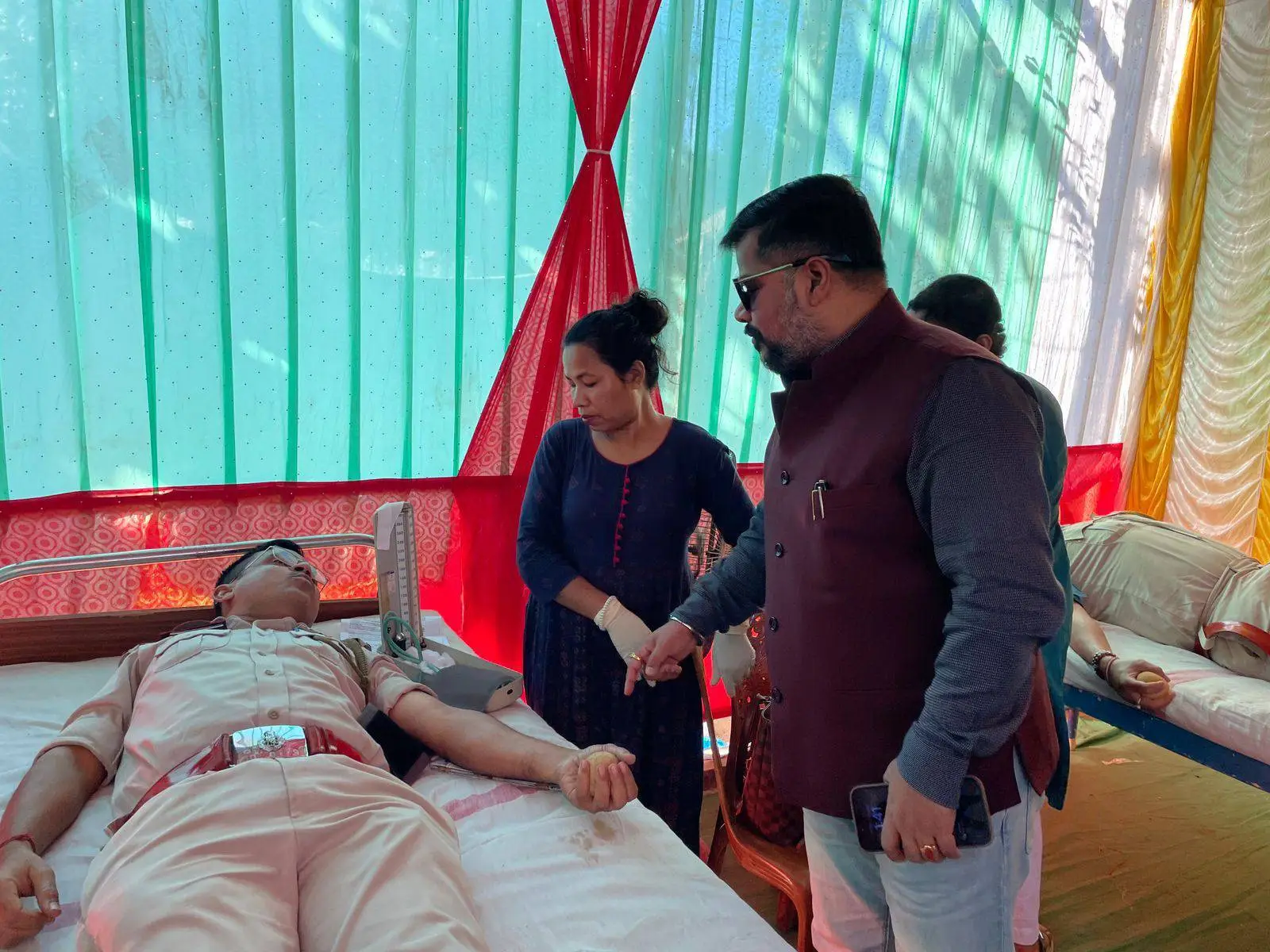 জিরানীয়া থানার উদ্যোগে আসন্ন শ্যামা পুজোকে কেন্দ্র করে আজ জিরানীয়া থানার আরক্ষা দপ্তরের কর্মীদের উদ্যোগে এক রক্তদান শিবিরের আয়োজন করা হয়।