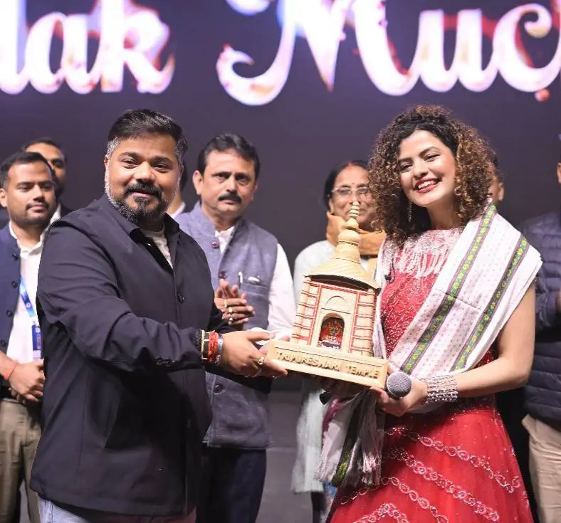 গতকাল রাতে ভারতবর্ষের প্রখ্যাত সংগীত শিল্পী পলক মুছালের মন মাতানো সংগীত সন্ধ্যার মধ্যে দিয়ে সমাপ্ত হলো পর্যটন দপ্তরের উদ্যোগে আয়োজিত দক্ষিণ জেলার জেলা সদর বিলোনিয়াতে অনুষ্ঠিত ইউনিটি প্রমো ফেস্ট ২০২৫।