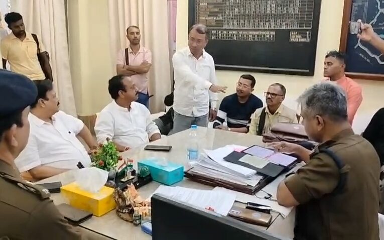 আক্রান্ত চিত্র সাংবাদিকের পাশে আগরতলা প্রেসক্লাব সহ গোটা সাংবাদিক মহল।