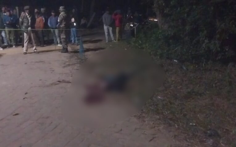 সন্ধ্যা রাতে শহরতলীতে নৃশংস হত্যাকাণ্ড।