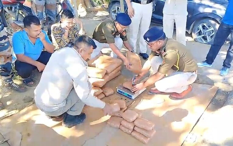 বিপুল পরিমাণের গাঁজা উদ্ধার ৪১ মাইলে।