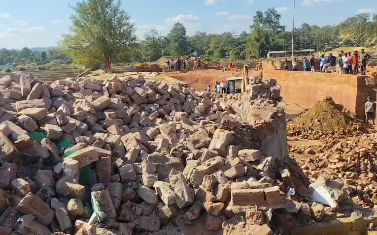 ইট ভাট্টা চুল্লি ভেঙ্গে ভয়াবহ দুর্ঘটনা।