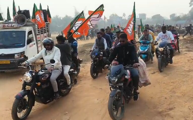 যুবকদের ‘নেশার’ মাঠে নয় ‘খেলার’ মাঠে আসার আহ্বান জানালেন বিধায়ক তথা যুব মোর্চার সভাপতি সুশান্ত দেব।