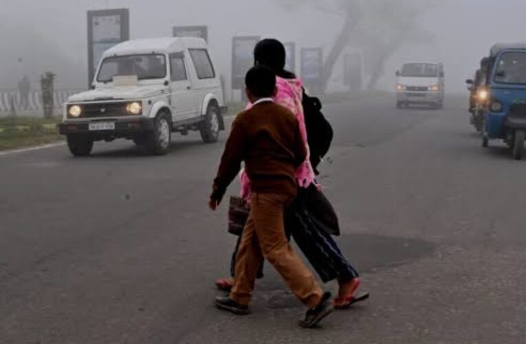 তাপমাত্রা তীব্রভাবে হ্রাসের কারণে স্কুল বন্ধের ঘোষণা রাজ্য সরকারের।